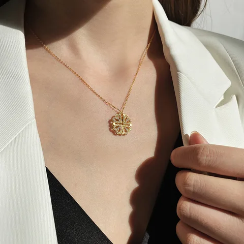 COLLAR AMOR ETERNO TRÉBOL Y CORAZONES